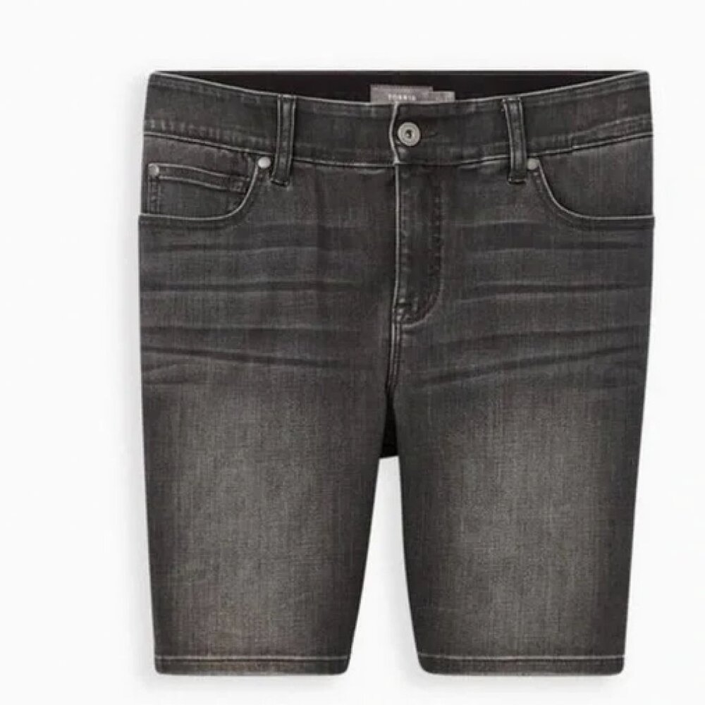 Torrid Dark Wash Grey Feel the Fit Jean Shorts in size 18